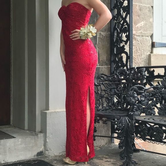 Morgan & Co. Dresses & Skirts - Evening/Prom/Formal Gown